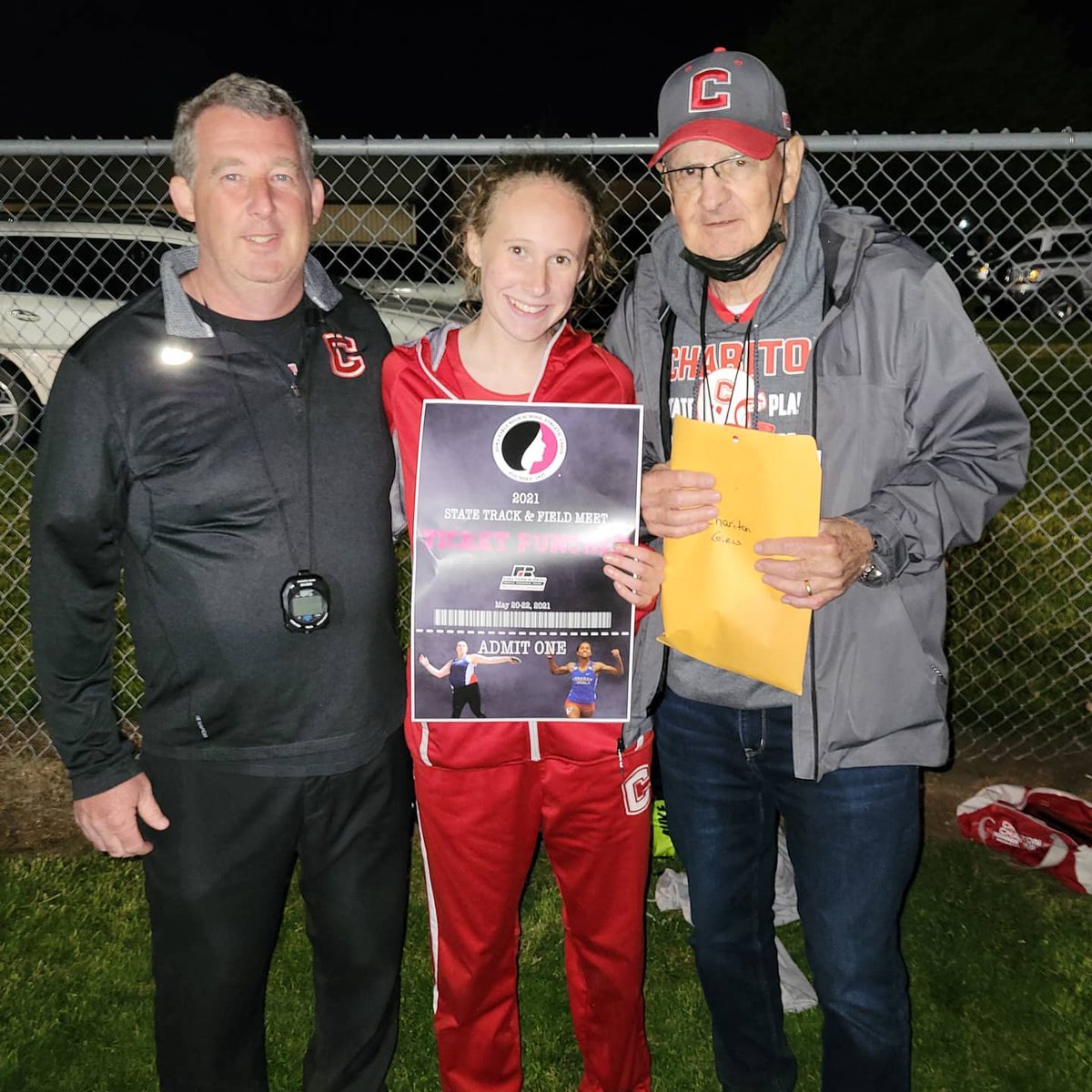 COfRed2's tweet photo. The tickets have been OFFICIALLY PUNCHED! In addition to Sailor Anderson, (400LH), the Distance Medley (Bauer, Anderson, Anderson, Hall) and the open 800 (Avery Hall) have qualified for the Big Blue Oval! https://t.co/iwTyyAZT6I