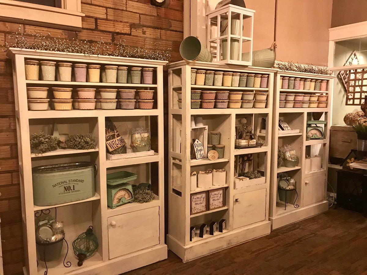 It’s the #weekend &amp; #swancreekcandlevermilion / #GildtheGarden #Home is calling...will you visit us &amp; pick up a 100% #American #Soycandle, #Waxmelt, #Candle Making Supplies, #Handmade #Vegansoap, #Essentialoils, #HomeandGarden #Decor or a #Plant? #neohio #giftshop #Cleveland