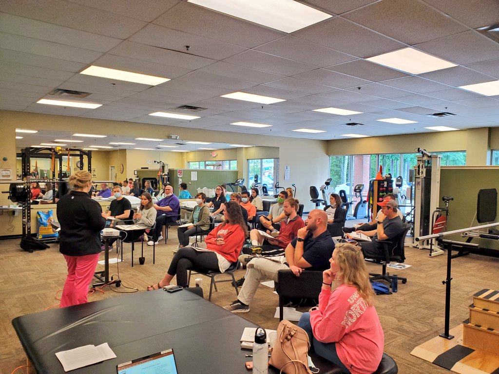 AmsiInfo's tweet image. 17 #dpt professionals ready to learn #vestibular rehab!! Day 1 here we come!
#dizzy #education #concussion #CertVRS @DestinyHebert