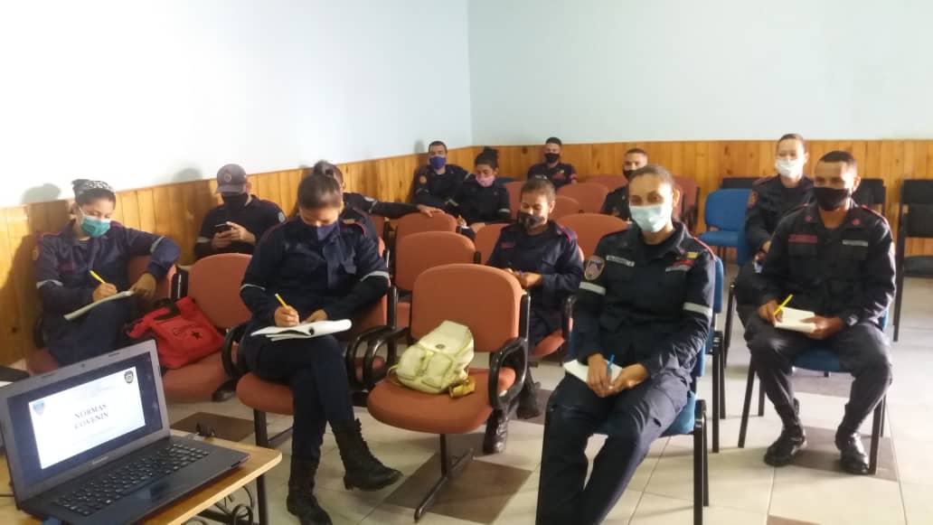 #abril14. Con miras a fortalecer la División de Prevención. <a href="/CumanaBomberos/">@Prensabomberoscumaná</a> llevo a cabo Curso de Formación de Inspectores, el mismo, conto con la participaron de 16 funcionarios y una duración de 5 días.