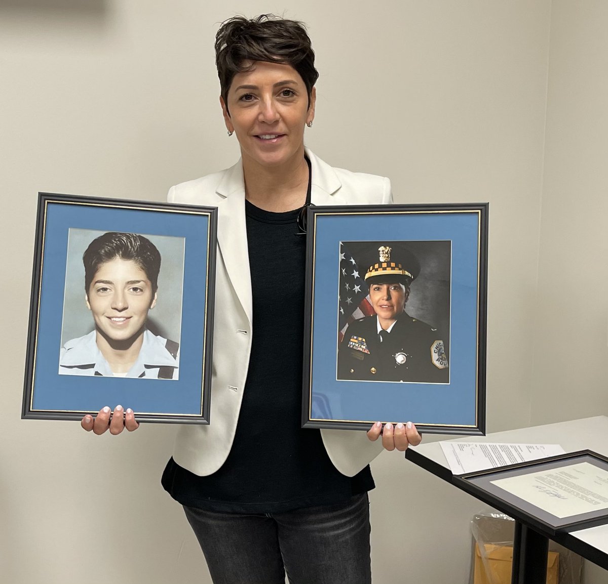 Chicago_Police's tweet photo. Congratulations to Lt. Guerra and Chief O’Donnell on their well deserved retirements. Your dedication has made the #ChicagoPolice Department better. Good luck on your future endeavors! 

#CPDMediaCar https://t.co/VZWvkI0FCB