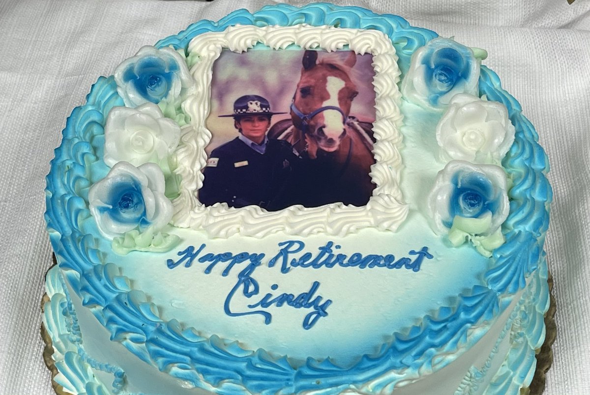 Chicago_Police's tweet photo. Congratulations to Lt. Guerra and Chief O’Donnell on their well deserved retirements. Your dedication has made the #ChicagoPolice Department better. Good luck on your future endeavors! 

#CPDMediaCar https://t.co/VZWvkI0FCB