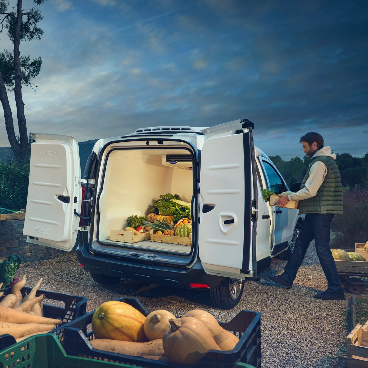 Renault_RS's tweet photo. Novi Renault Express Van nudi više mogućnosti prilagođavanja. Sigurni smo da ćete pronaći pravu konfiguraciju za vaše potrebe! 😎👉 https://t.co/HxYDJVJP4S

#Renault #ExpressVan #LakaKomercijalnaVozila #efikasnost #prakticnost https://t.co/IShl0mM2Tm