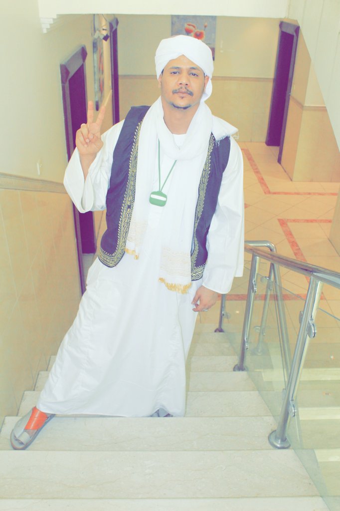 Jedo932's tweet photo. كل عام وامانيكم محققه وربنا يحفظ سودانا ويرحم الشهداء وربنا يناولكم اللي في مرادكم 🎊💙
#عيد_الفطر_المبارك https://t.co/HfRwihNmfv