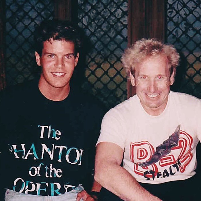 TheMagicStage's tweet photo. Throwback to a special #magiccastle Junior meeting/bbq at Bill &amp; Irene Larsen’s #Brookledge home with special guest Jonathan Pendragon (@jpendragonmagic). https://t.co/RRFjQM1SOU