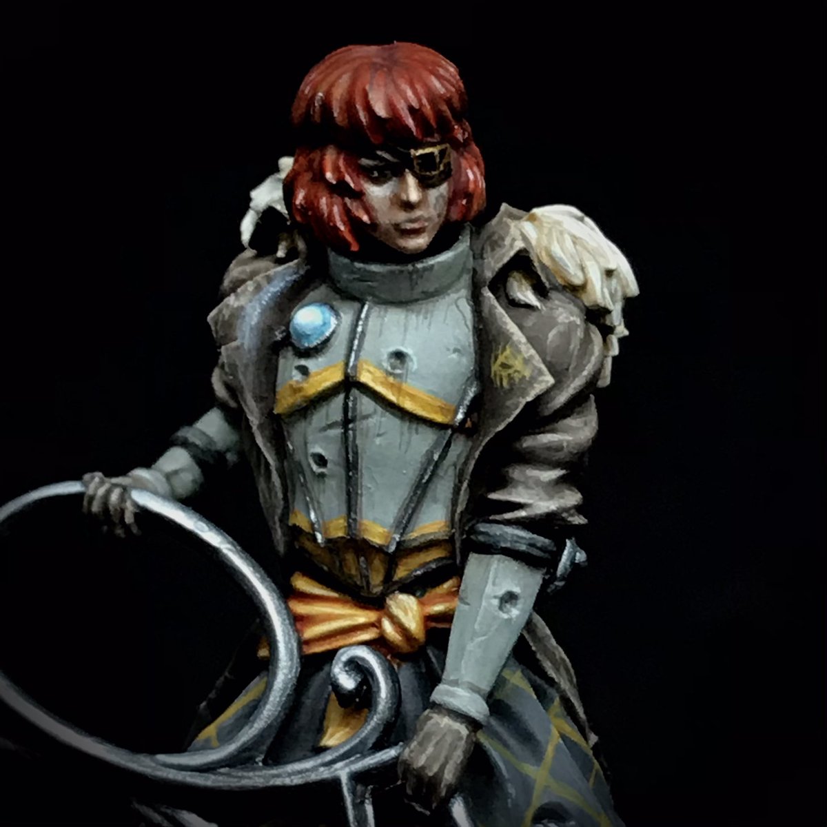 minus_tom's tweet photo. Bahali Paladin from Three of Ghosts all finished off! Really enjoyed this scary lady, and looking forward to getting stuck into her dog (?) friend! #WIP #ThreeOfGhosts #MiniaturePainting #PaintingMiniatures #Tabletop #BoardGames #Miniatures #GrimDark #WaitsInGraves #Warmongers https://t.co/YeKHVnoH55
