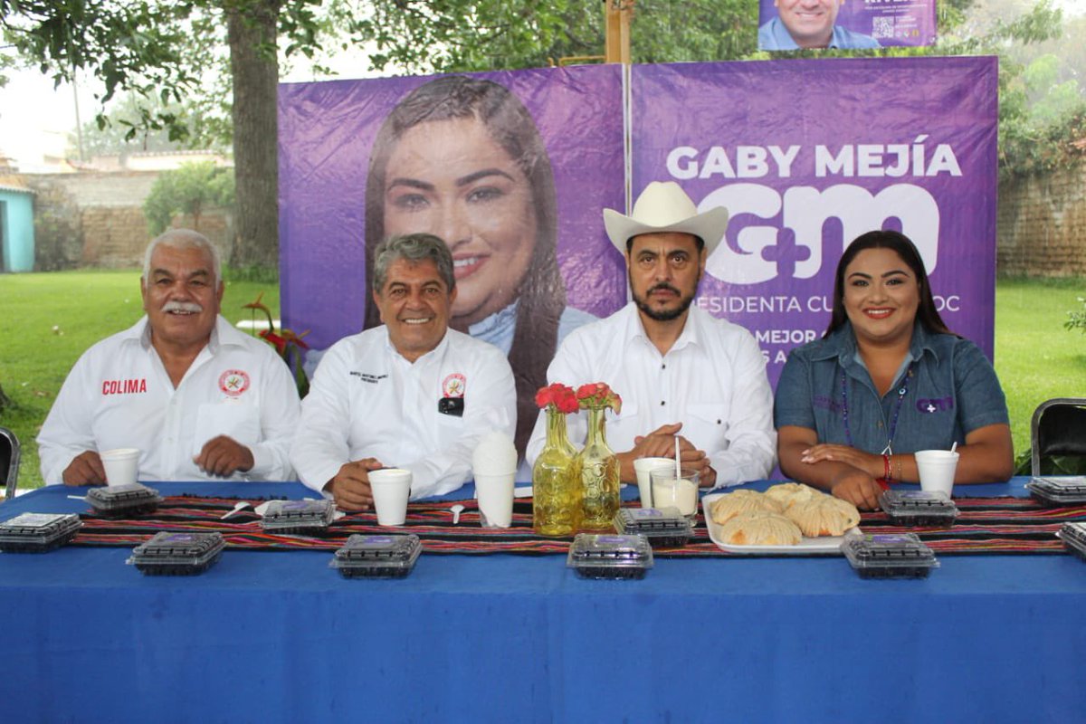 hernandezderas's tweet photo. En #Cuahutémoc, municipio de la próxima gobernadora de #Colima @Mely_Romero, nos reunimos estructuras campesinas, comisariados y ex dirigentes estatales con nuestros candidatos cenecistas Gaby Mejía, Lizzie Moreno y Riult Rivera.
#VaPorColima
#MelyGobernadora https://t.co/Mdpx45fAbf