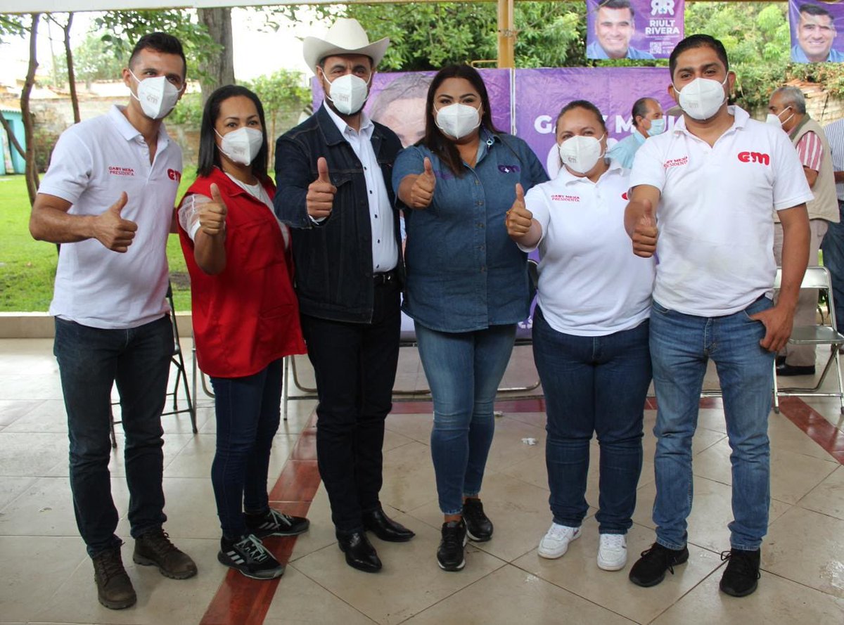 hernandezderas's tweet photo. En #Cuahutémoc, municipio de la próxima gobernadora de #Colima @Mely_Romero, nos reunimos estructuras campesinas, comisariados y ex dirigentes estatales con nuestros candidatos cenecistas Gaby Mejía, Lizzie Moreno y Riult Rivera.
#VaPorColima
#MelyGobernadora https://t.co/Mdpx45fAbf