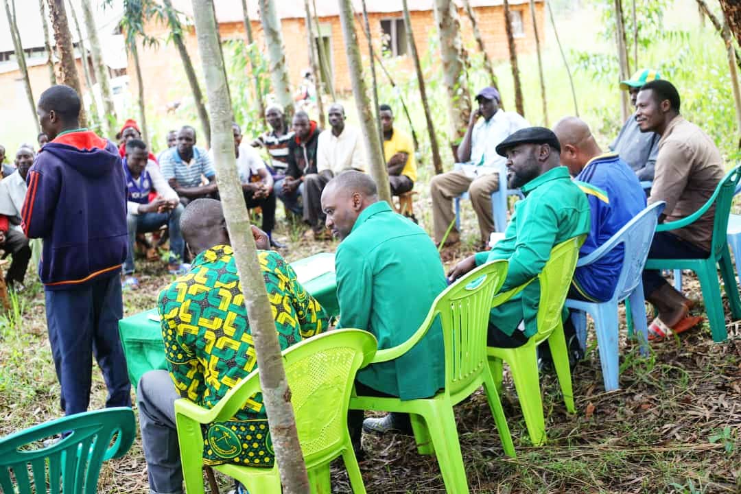 AmidaChaurembo's tweet photo. Katibu mkuu @uvccm_tz ndg. Ryamond Mangwala akiwa na msaidizi wake Ndg. Alphonce p. Muyinga a.k.a @alphanga katika heka heka za kutafuta kura kigoma katika uchaguzi mgodogo
@ccm_tanzania @Nnauye_Nape @AsiaAbdallah16 @MsigwaGerson @hpolepole @ummymwalimu @DBiteko @TuliaAckson https://t.co/YhVnspv147