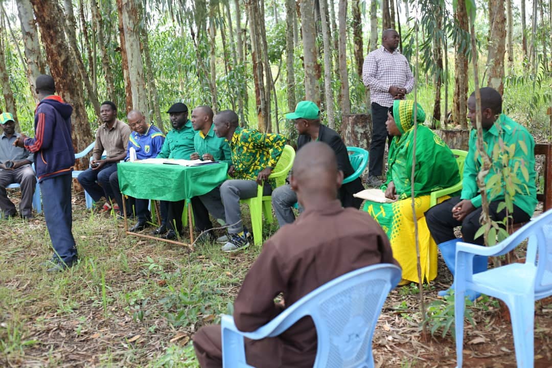 AmidaChaurembo's tweet photo. Katibu mkuu @uvccm_tz ndg. Ryamond Mangwala akiwa na msaidizi wake Ndg. Alphonce p. Muyinga a.k.a @alphanga katika heka heka za kutafuta kura kigoma katika uchaguzi mgodogo
@ccm_tanzania @Nnauye_Nape @AsiaAbdallah16 @MsigwaGerson @hpolepole @ummymwalimu @DBiteko @TuliaAckson https://t.co/YhVnspv147