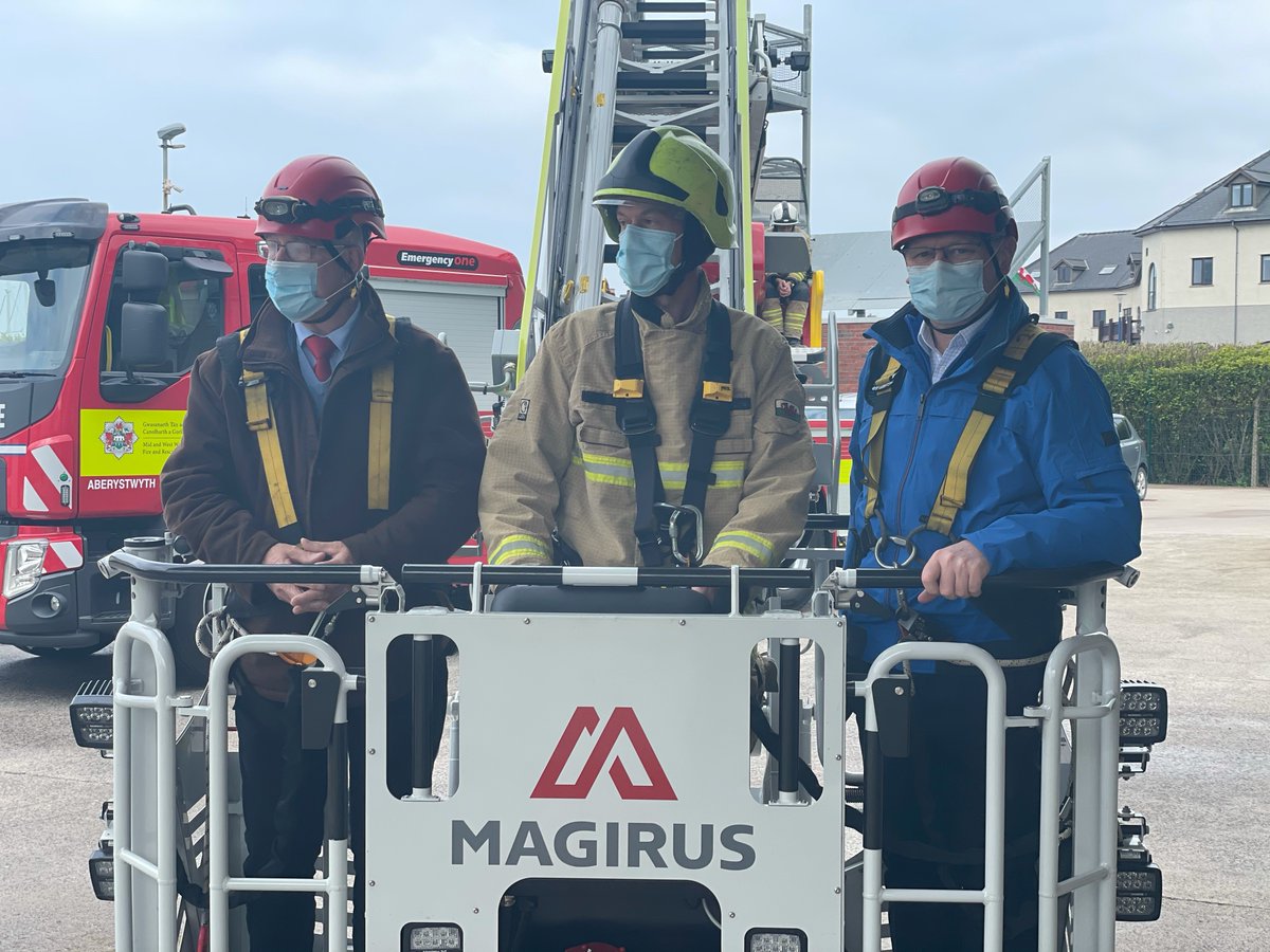 mawwfire's tweet photo. Braf oedd cael croesawi aelodau o’n Hawdurdod Tân i Orsaf Aberystwyth heddiw.
--
It was a pleasure to welcome members of our Fire Authority to Aberystwyth Station today. https://t.co/GTEitHqCoE