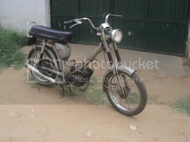 TheGhostRider31's tweet photo. 133/365-Kolhapur based Kirloskar Ghatge Patil Auto Ltd or #KGP launched their 2nd model based on the Lambretta 48 derived Laxmi moped as the #Pizzaz. This had a Kickstarter instead of the pedal start and had a number of modern features. Unfortunately, all production ended in 1990 https://t.co/AN5GymQ7Fl