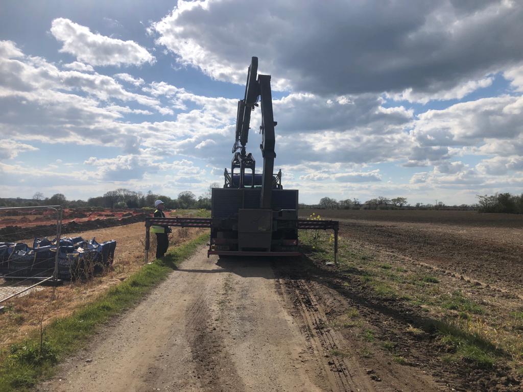 SEAScampaign's tweet image. ⚠️⚠️Sent in by a local resident...

⬇️⬇️⬇️⬇️⬇️

SPR Machinery blocking the public footpath today in Friston ⚠️⚠️

#greenenergydoneright #stopsubstations #heritagecoastnotenergycoast #SEASagainstSprSubs #suffolkdeservesbetter #StopSPR #dontplaydirtywithcleanenergy