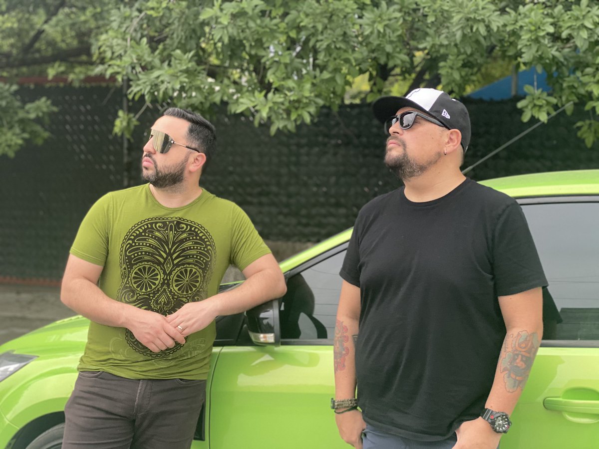 mikesalazar_tv's tweet photo. En estos momento está en estreno el nuevo episodio de #somoshombresypayasos #shyp y estamos hablado de “La primera vez” para que se lo den bien rico rico plis 🥰 @danbelcam
https://t.co/QVI8OMEolG https://t.co/YA3jypXiK3