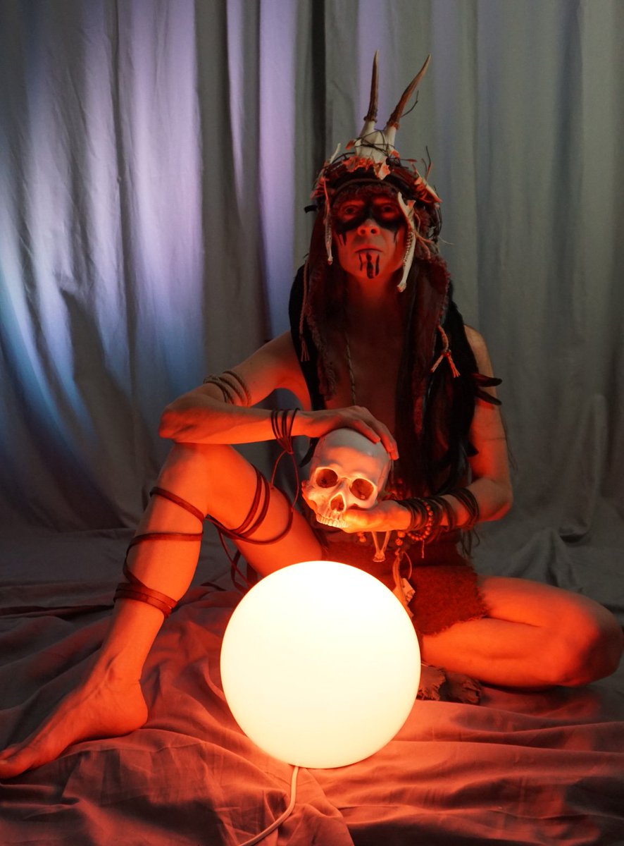 How to get better at character drawing? Practice and good reference. New pack now at the  Store. 
artstation.com/black_otter/st…
#artstation  #witch #reference  #anatomy #lifedrawing #referenceimages #photogatphy #character #charecterdesign #concept #conceptdesign #magic #blackmagic