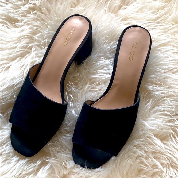 StarFireJewels's tweet photo. So good I had to share! Check out all the items I'm loving on @Poshmarkapp #poshmark #fashion #style #shopmycloset #aldo #dressthepopulation #iflookscouldreallykill: https://t.co/m7X4o54UIl https://t.co/8rz45WniSv