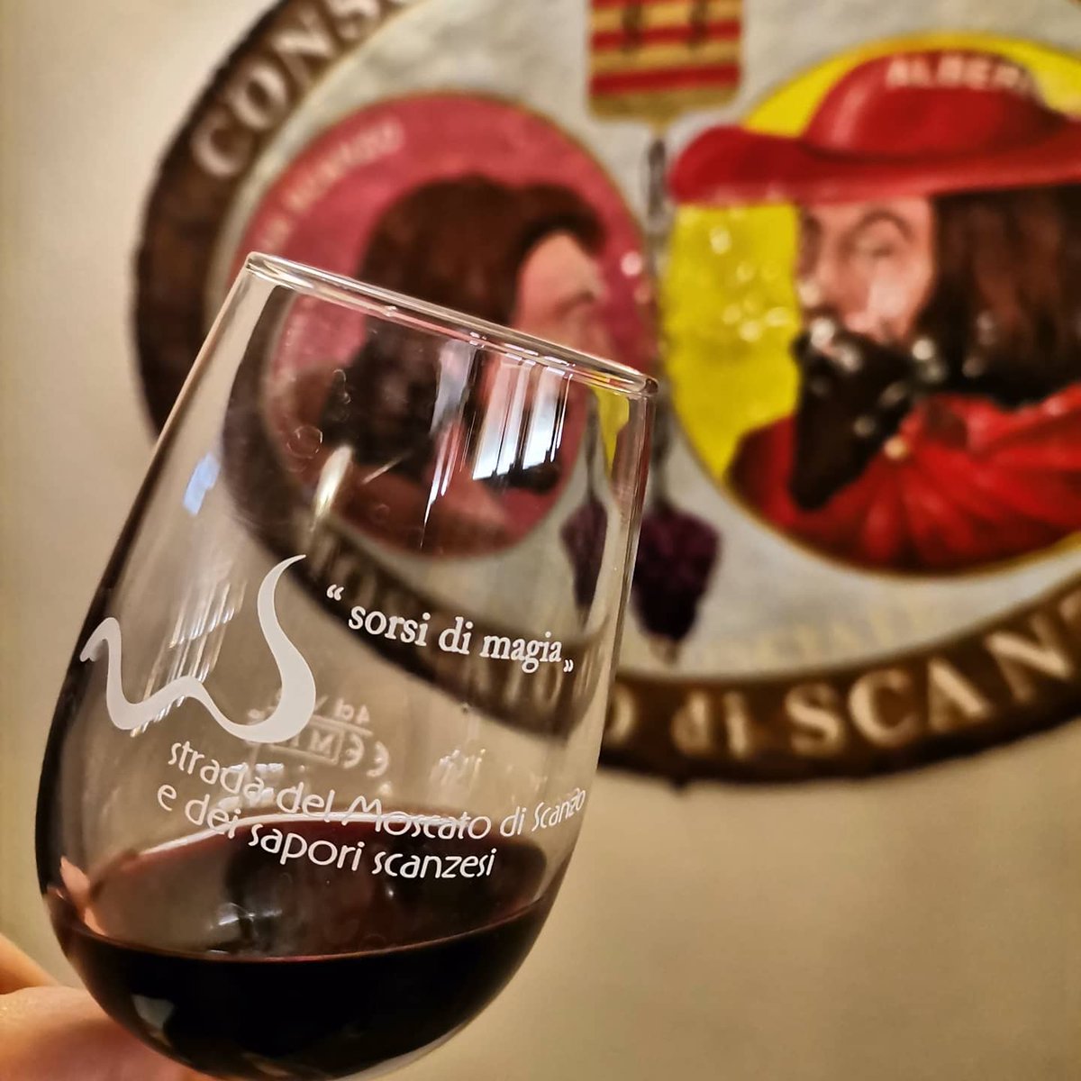 ValotaGabriele's tweet photo. Degustazione e valutazione del connubio tra Moscato di Scanzo Docg e Strachítunt Dop; due eccellenze enogastronomiche bergamasche unite per la valorizzazione del territorio! 
#winetasting #cheesetasting #moscatodiscanzo #strachitunt #bergamo #valtaleggio https://t.co/HXGF6XvNgC