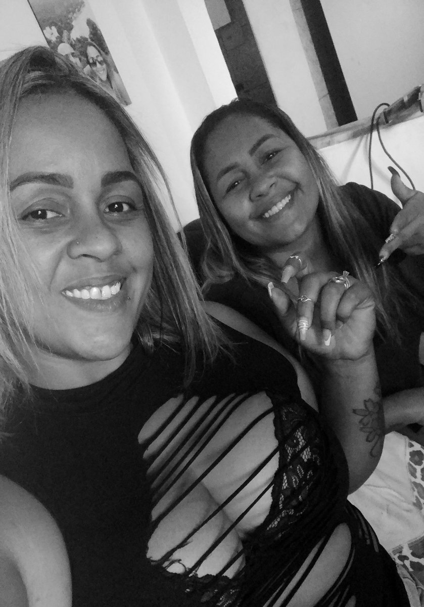 Nanda_fjh's tweet photo. Eu & ela sempre.. feia & feinha 😅😂🤣 #minieu #irmandade @Gabi_Lima1706 https://t.co/rIpQ7ql8et