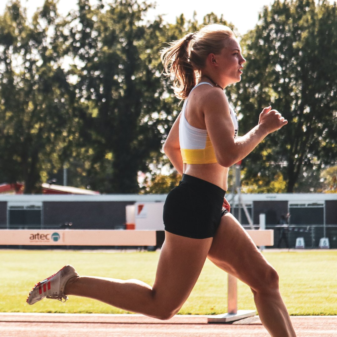 👉🏻 Zondag 16 mei is het weer tijd voor de <a href="/Runnersworldutr/">Runnersworld Utrecht</a> <a href="/TrackMeetings/">Track Meetings</a> 🔥. Bij Phoenix verschijnt 𝗡𝗶𝗱𝗮 𝗛𝘂𝗶𝗷𝗯𝗲𝗻 om 14:15 aan de start van de 400m. Haar BP: 58’23. Zondag eronder? Meer info: avphoenix.nl/clubnieuws/run… #lineup #fastfasterphoenix #GAMEDAY #avphoenix
