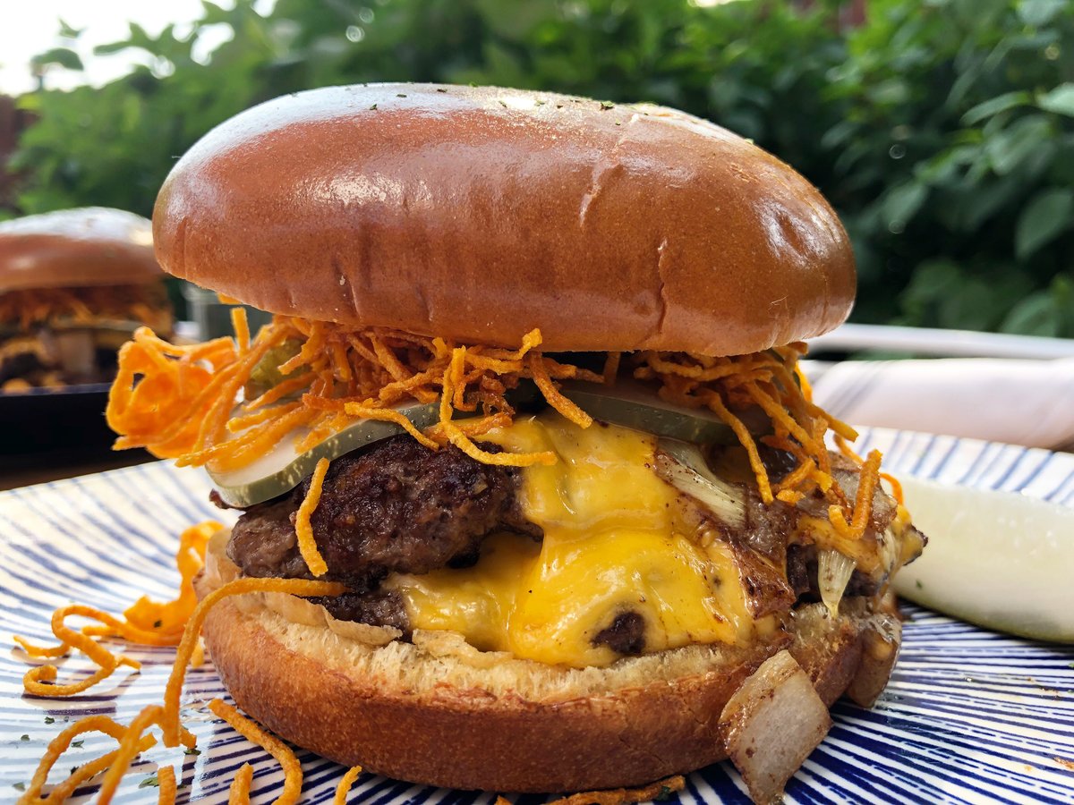 Happy Friday! What will you be chowing down on this weekend?🍔 #ChicagosBest