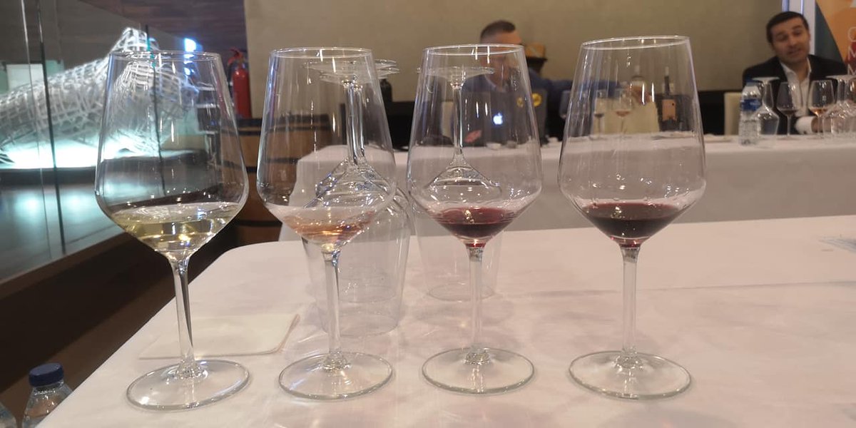 managementss's tweet photo. 📌Una visita a @bodegasgandia con el @clubmktmed para conocer un poco mas la historia de una familia de  viticultores valencianos con mas de 135 años de historia
🍇🍷Finca Hoya de Cadenas 
📍 Ctra. Utiel a Camporrobles, km 8.5 
46313, Las Cuevas, Valencia.
 📱 663 87 44 14 https://t.co/dAD3DdtRe1
