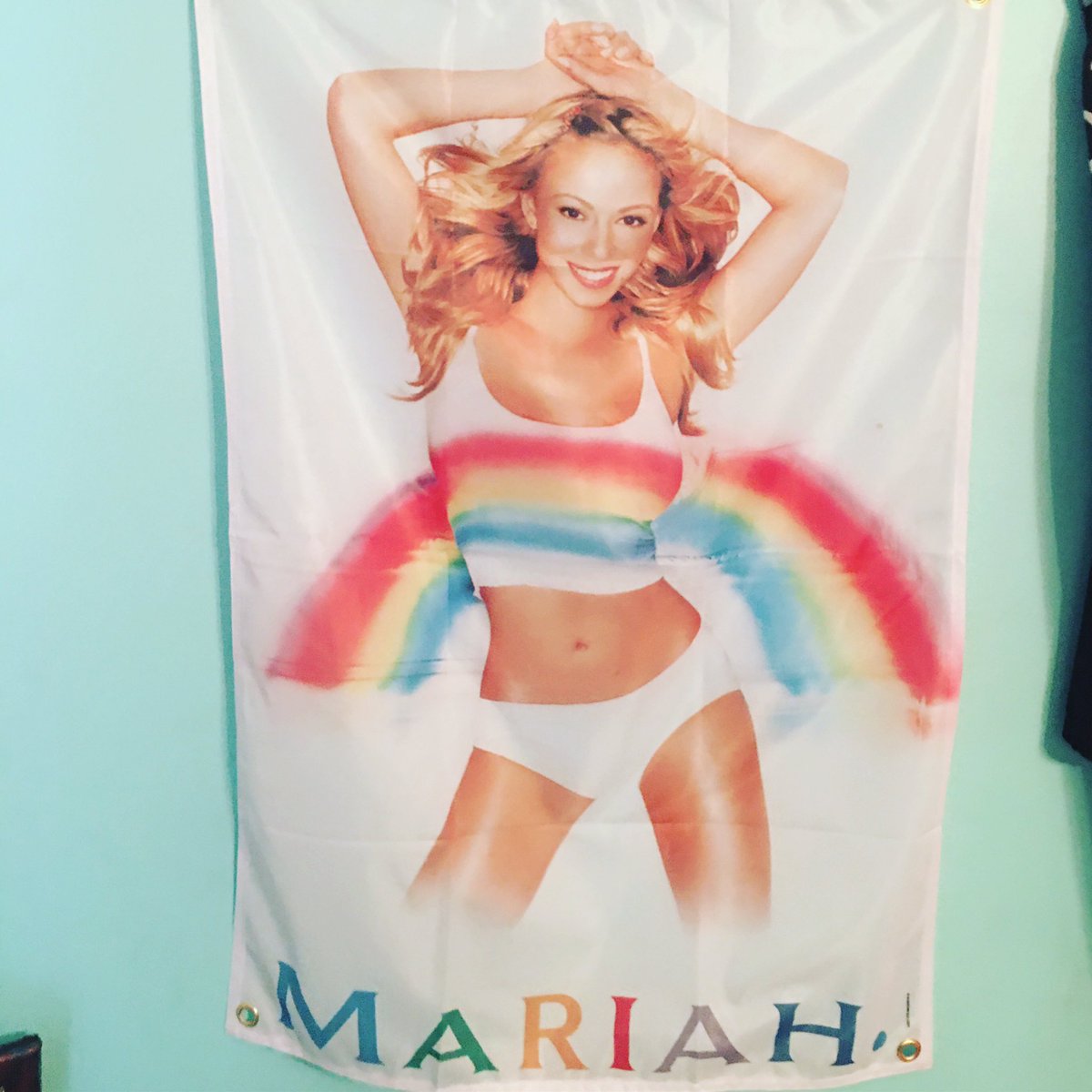 bakedessentials's tweet image. ICONIC 🌈🐑💚 This is the album that helped me get through some of the most challenging times in my life. I am forever grateful. AND it was delivered fast! Get yours at mariahcareyshop.com @MariahCarey #L4L #rainbow #pride #mariahcarey #mariahcareyforever