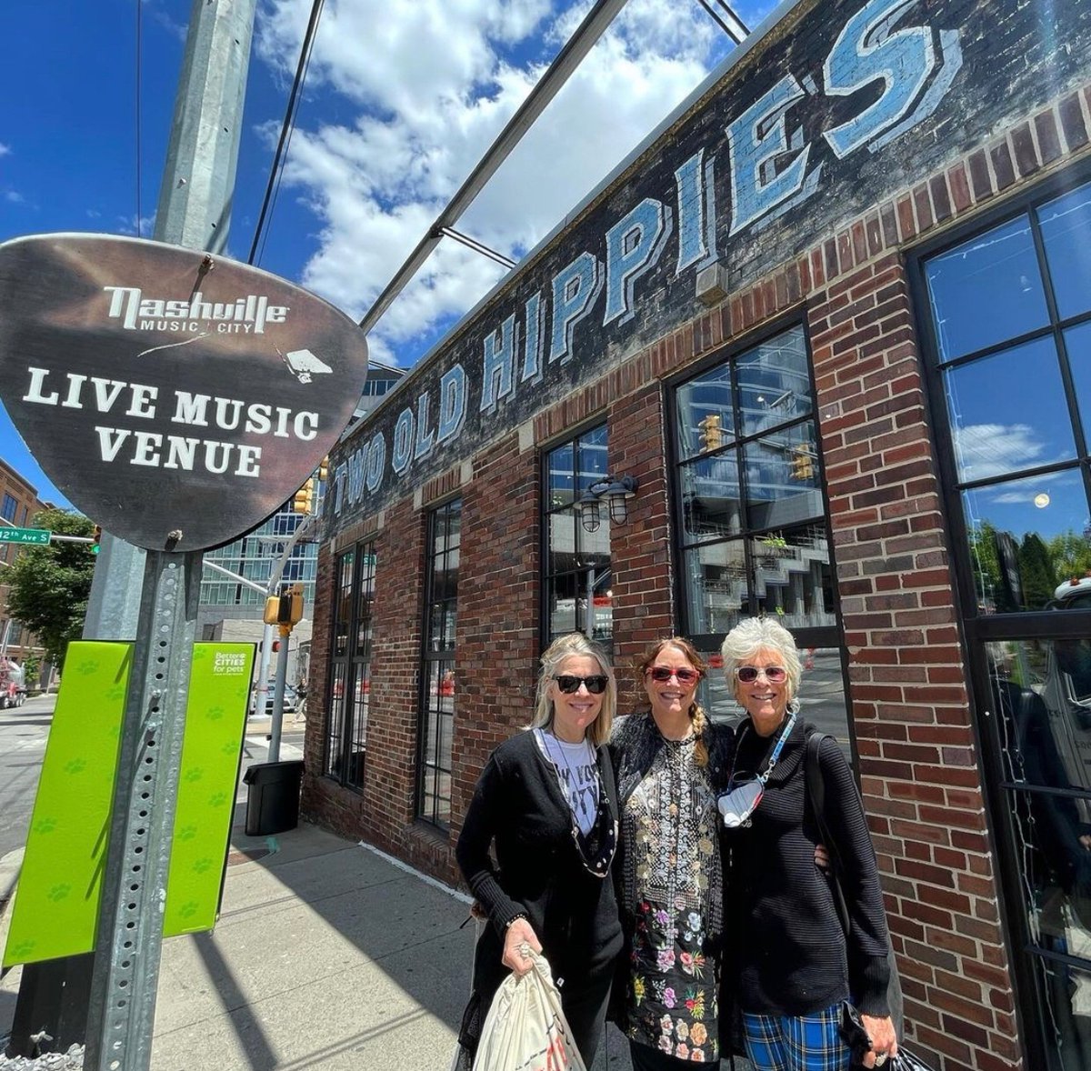 We are sure going to miss all our our lovely friends and guests! If you are in Nashville come on in and see us. Tomorrow is our last day open! ✌🏾

{ Today we are open till 5:30pm }

Photo re-posted from @lynngoldsmith 📸