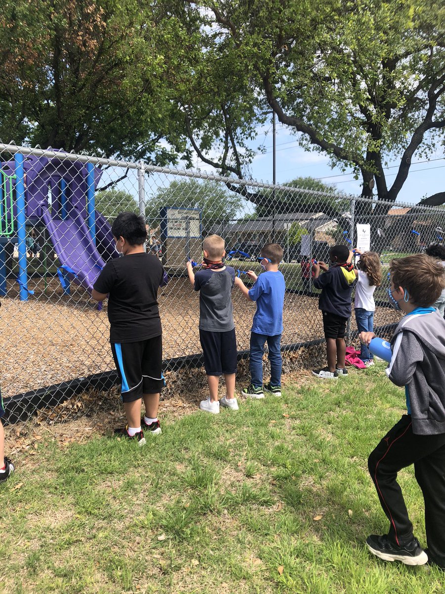 MrsEstes8's tweet photo. We tied our ribbons to the fence for the retirement celebration tonight. :) #UndertheSCE @StewCreekPTA 🐴 forever! https://t.co/fm0pbwD2yu