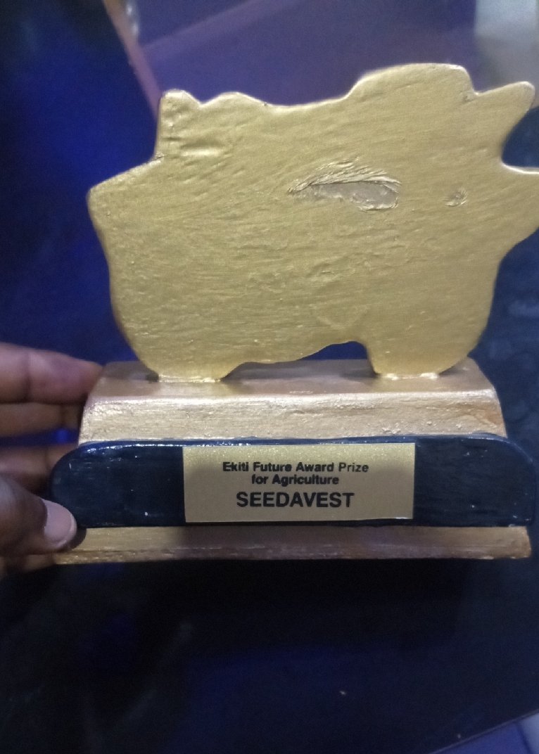 SeedavestN's tweet photo. IT'S ANOTHER WIN AGAIN!

We flashed back to two fridays ago when @SeedavestN won Ekiti Future Award price for Agriculture and are motivated to do more.

We are grateful to God and also to everyone who has been supporting us from the inception to the height we have attained. https://t.co/Vo4mrYFi0B