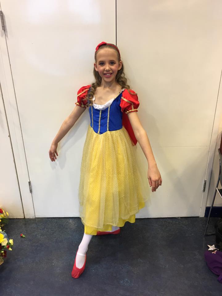 EBSingingSchool's tweet photo. A huge Congratulations to our 3 brilliant students who worked incredibly hard during lockdown and recently took their recorded @LCMExams, gaining 3 Distinctions! 
A special Congratulations to Maddie who gained the highest mark of the session with 98 marks!
A big well done! xx https://t.co/vghYTdRVO0