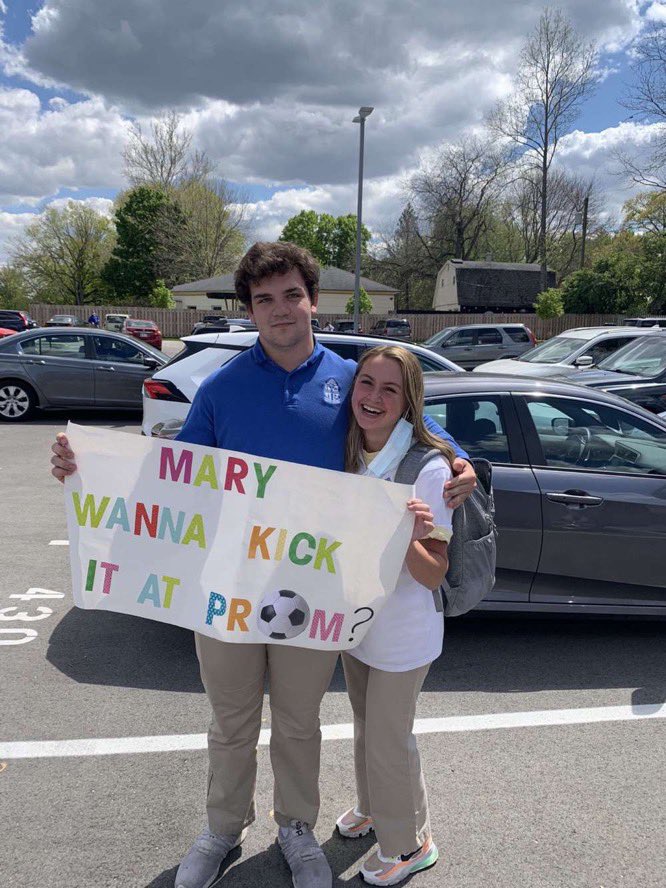 Nick Babcock got his GOAL of going to PROM with Mary Mastrian⚽️🥅
