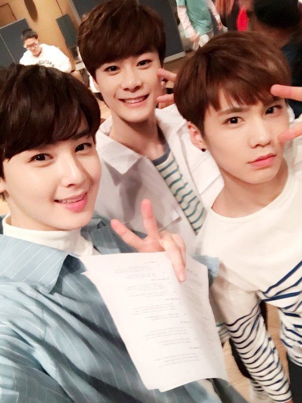 chartsastro's tweet photo. Male Idol Brand Reputation - May

#2 Eunwoo
#40 Moonbin
#81 Rocky

#ASTRO @offclASTRO https://t.co/WFiKnvHqSG