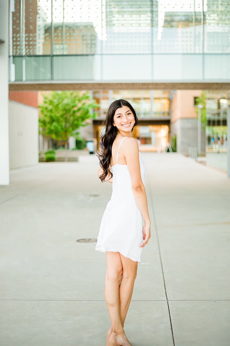 _crystalgarcia's tweet image. we did it joe, we graduated college 👩🏻‍🎓🤩🥳