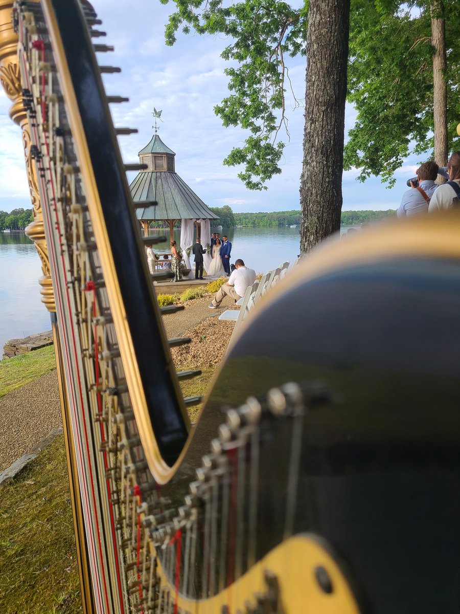 RVAHarpist's tweet photo. Played for a gorgeous Vow Renewal Ceremony this evening at @CelebrationsVA!

#harpist #harpistofcolor
#blackharpist
#wedding #weddingseason #outdoorwedding #waterfrontwedding #latinxwedding #weddingmusician #ceremonymusic #classicalmusician #blackclassicalmusician https://t.co/7OJ0947x4y