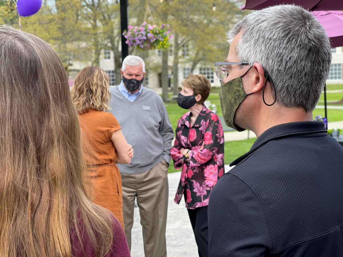 HoughtonUniv's tweet photo. The weather was perfect today for faculty, staff and community members to join President Mullen and her husband, Dr. Paul Mills, in the Larder Courtyard for a Farewell Reception. President Mullen will be retiring at the end of the month.
#HighlanderForever
#PresidentialFarewell https://t.co/FPr0sUIhtE