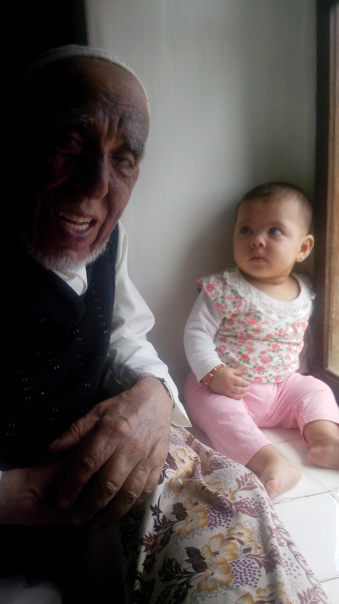 MM_S1_'s tweet photo. أنهارا من الأشواق لسماع صوتك
لإحتضانك وتقبيل ركبتيك بهذا العيد التعيس والسعيد بنفس الوقت
اشواقي واحزاني ليس اعتراضا على مشيئة الله سبحانه تعالى
بل هي استكمال الطاعة والمحبة
دعائي وصلواتي دائمة بكل ساعة ولحظة
فرقد بقبرك الذي اسأل المولى سبحانه ان يكون روضة من جِنانه يا #ابي 🙏🧢 https://t.co/xrCTttjoXM