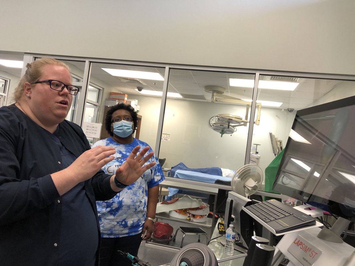 KelliStumbo33's tweet photo. Congrats to @TCATKnoxville Surgical Tech program. New laparoscopic equipment in the hands of students. @CollegeSystemTN #TCATtrained https://t.co/HUfPVkrhHn