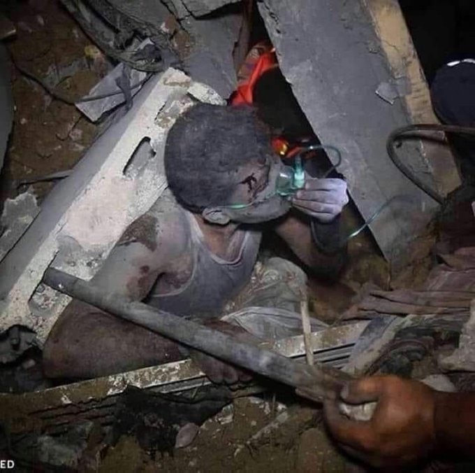 Mahmoud33466522's tweet photo. #israelterrosim 
#جرائم_اسرائيل 
#ghazaunderattack 
#GazaUnderAttackk1 https://t.co/XoQ6HR0CEh