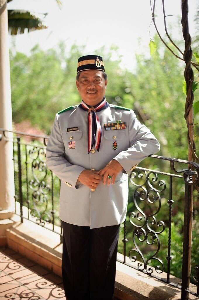 KulupFans's tweet photo. Jika di Pale$tin mereka mempunyai briged Al-Qassam yang cukup ditakuti oleh I$rail.Di Malaysia pula kita mempunyai Panglima Berantai 10 Briged SOP Darurat Para Para Sakura Al Fadil Muhyiddin Yassin https://t.co/iViDBB2YzS