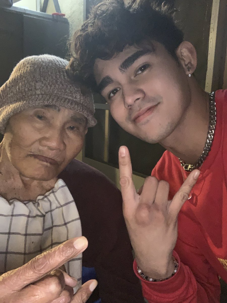 that was for you Papiyo.🙏🏼
I wish you were physically here so you couldve heard it with us.
I know you were listening though.