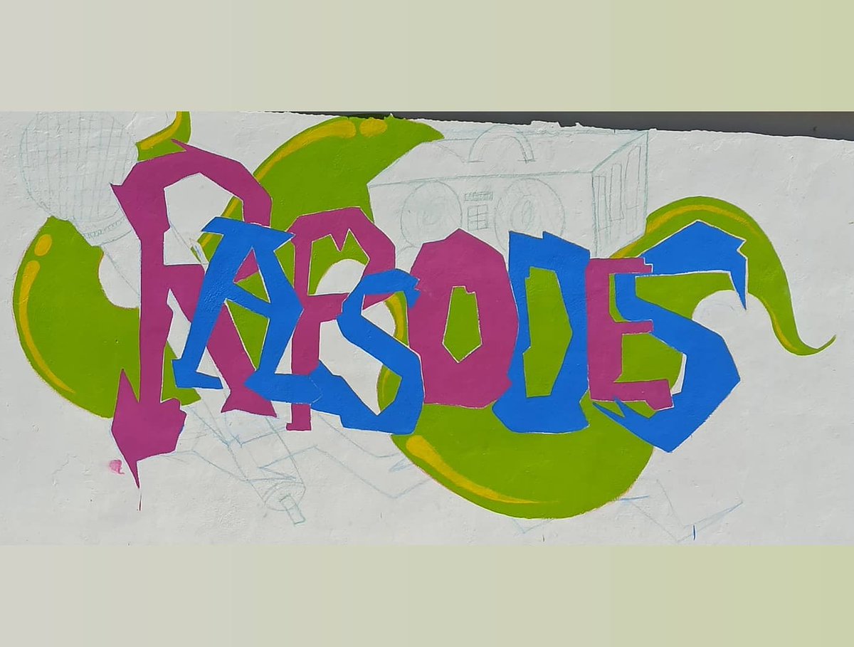 laurabarbor's tweet photo. Quan els projectes creixen i tenen vida pròpia. Quan elles i ells són els protagonistes.Quan la creativitat no té límits. Al cap i a la fi, no hi ha bon rap sense un bon graffitti. #iestació #rapsodes2021 #serdetercer https://t.co/cdqtYEcBIX