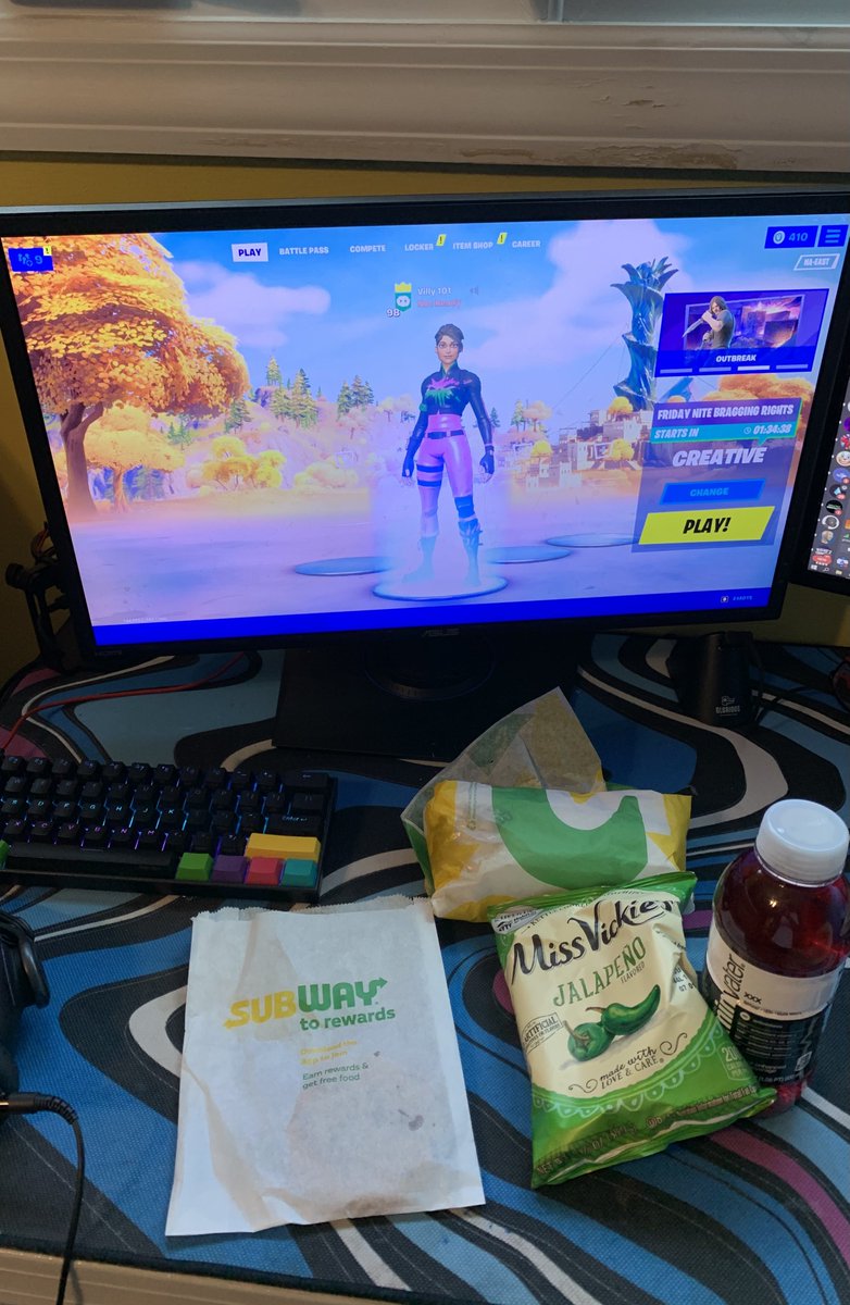 Villywyd's tweet photo. @riv1337 @impuhzessed thanks for the food😘 https://t.co/XbNb52A0FO