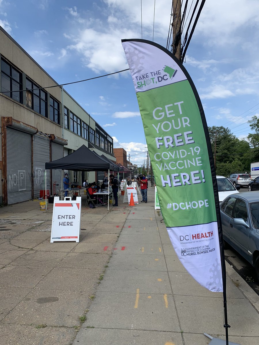 AMMitchellDC's tweet photo. Hey #Ward4 Neighbors, come get a shot and a beer on us!

@MayorBowser, @_DCHealth, and @AtlasBrewWorks have made it easy to get your weekend started with a #COVID19 vaccine and a cold beer from 4PM - 8PM today!

See you soon!

#DCHOPE #TakeTheShotDC #WeAreDC #SafeStrongerDC https://t.co/Bx8xusgyr3