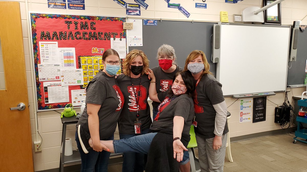 MrsSchmaling's tweet photo. Rockin' or new shirts!  Thanks PTC!  #randallwildcats https://t.co/clyb12iit9