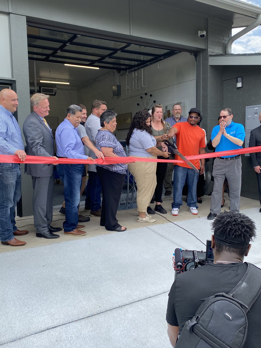 PSI_WU_TECH's tweet image. Today was the ribbon cutting of the new THA Empowerment Center!