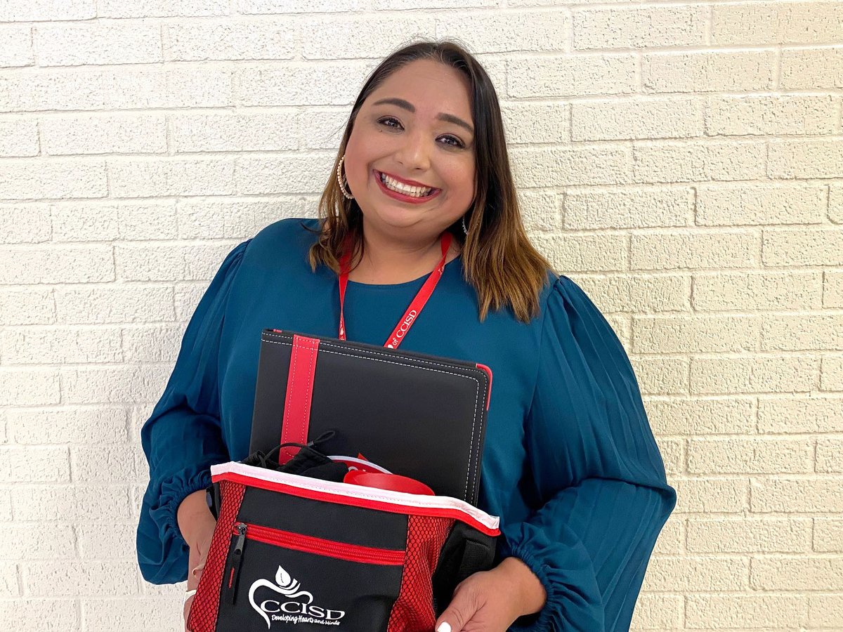 CCISD's tweet photo. 🎉Administrator: Christine Sierra, Principal at Los Encinos Elementary School 

🎉Auxiliary: Liza Esquivel, Administrative Assistant, Educational Support and Counseling Services

🎉Educator: Monica Davidson, 4th grade teacher, Ella Barnes Elementary School https://t.co/MyByuQFPyq