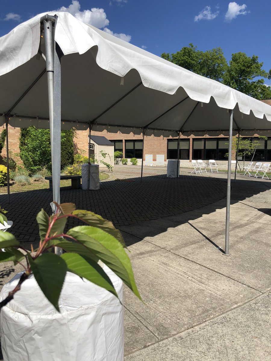 RiverDellHS's tweet photo. The stage is set!  We are looking forward to an amazing night for the Junior Class!  #RDHawks https://t.co/eytAzSquJV
