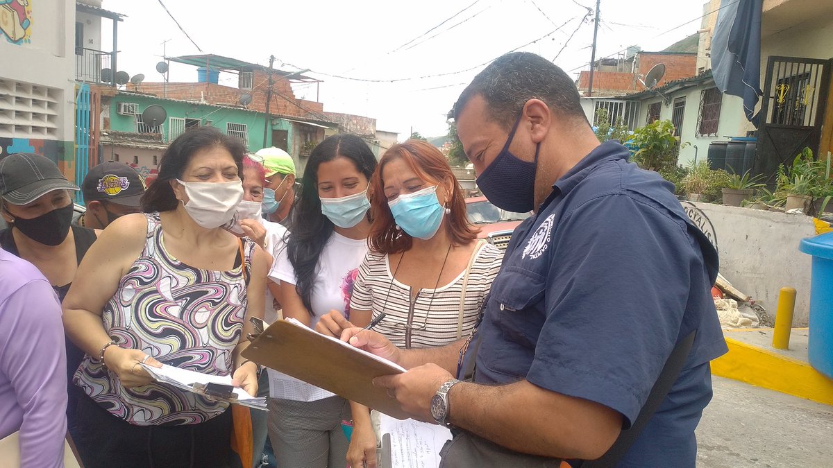 IVSSPARAISO_OA's tweet photo. #Hoy | se realizo pregira en la BMS  El Golpe de Timón, en el sector Altos de Lidice, Parroquia La Pastora 🤝 En donde se hizo el levantamiento de información de casos casa por casa 🏠 #ivsscomunicando #ivsscomprometido #PorUnSeguroMasSocial @MagaGutierrezV https://t.co/K0IvOqvAId