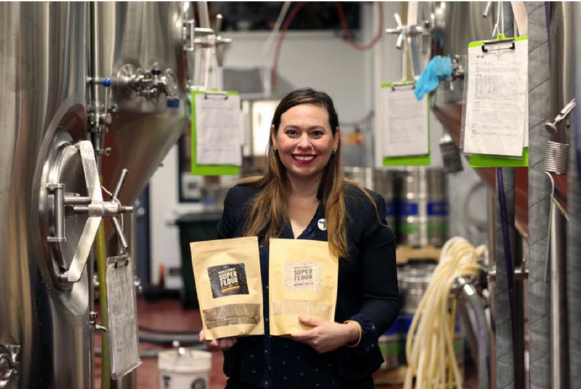 #economiacircular 🇪🇨 <a href="/RISEproductsco/">RISE Products</a> startup de nuestra #alumni Bertha Jiménez  <a href="/bjimenezl/">Bertha Jimenez</a> convierte los residuos de cervecerías artesanales en harina. 🍻♻️🍞 #ADNespol #alumniEspol <a href="/nyuniversity/">New York University</a> 
🔗bit.ly/3broeiq