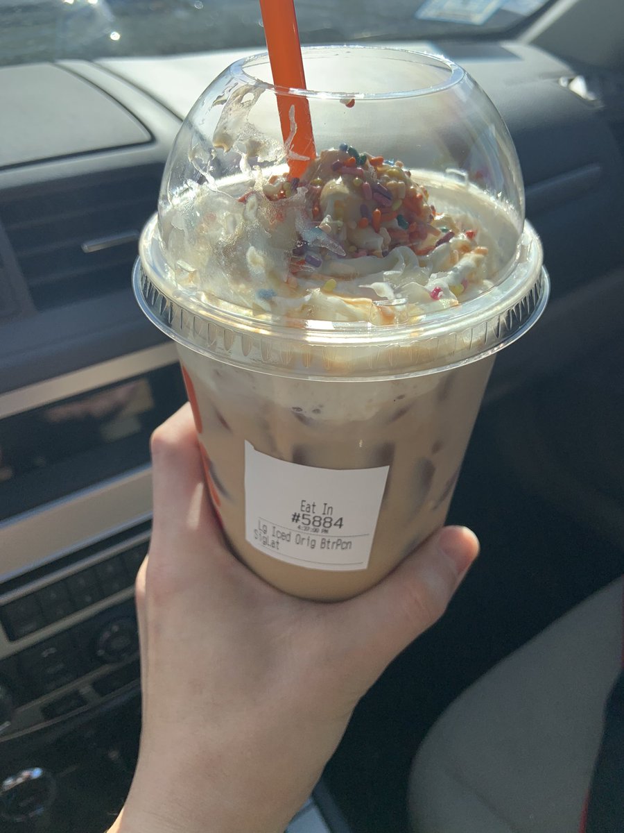 VeggieWagonYee's tweet photo. Got the biggest, most basic iced coffee to prepare for tonight’s stream! Maybe I’ll actually decide what I’m playing in the #MythicQualifier ...prob not #dunkin #MTGArena #twitchstreamer #CAFFEINE #basic https://t.co/k5fpaDvgM7